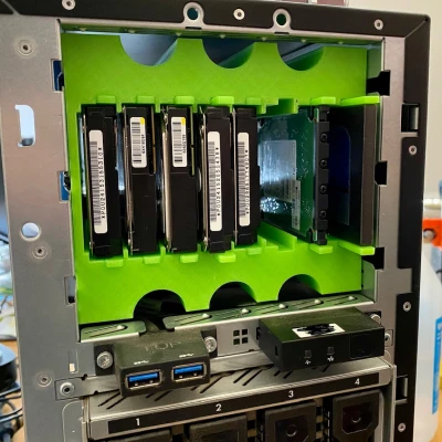 Khung Đựng Ổ Cứng SSD HDD 8 x 2.5" Ra 3 x 5.25"