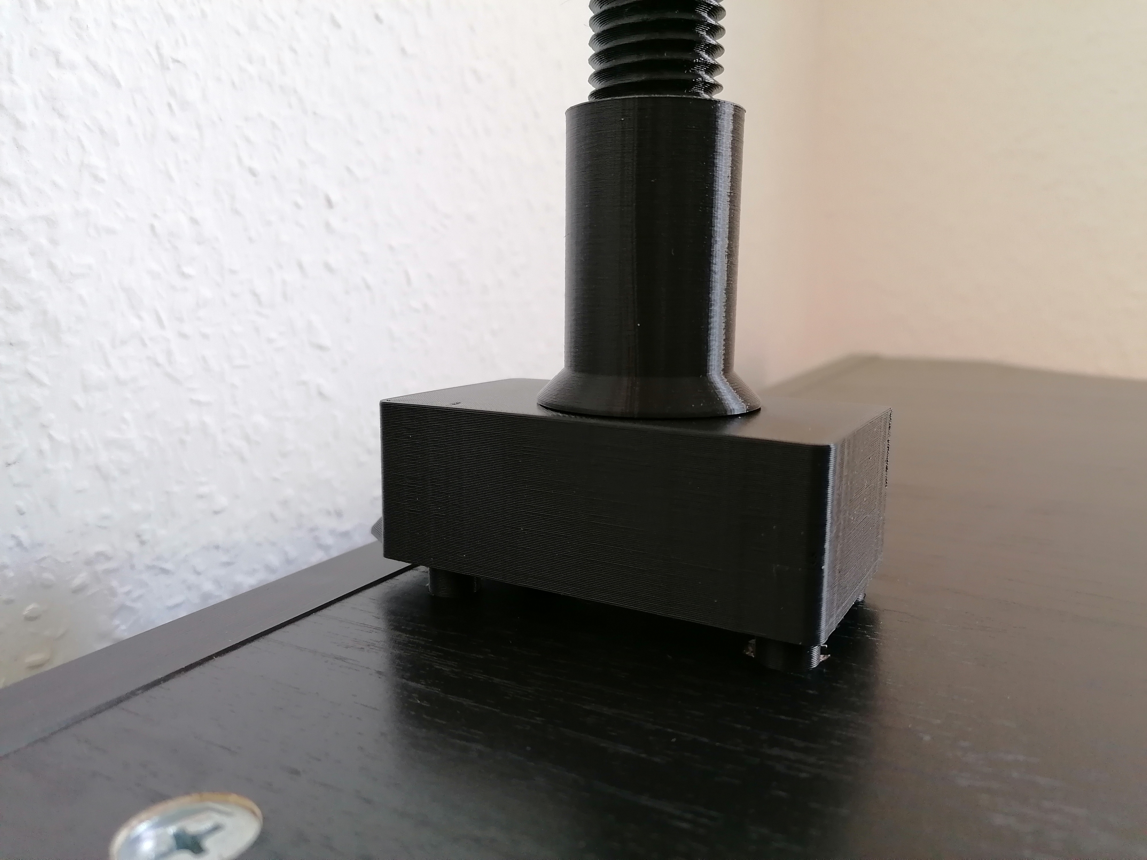 Chân đế vững chắc cho tủ bếp Ikea Metod