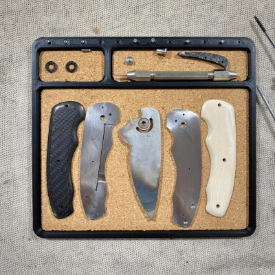 Khay đựng phụ tùng cho việc bảo trì dao