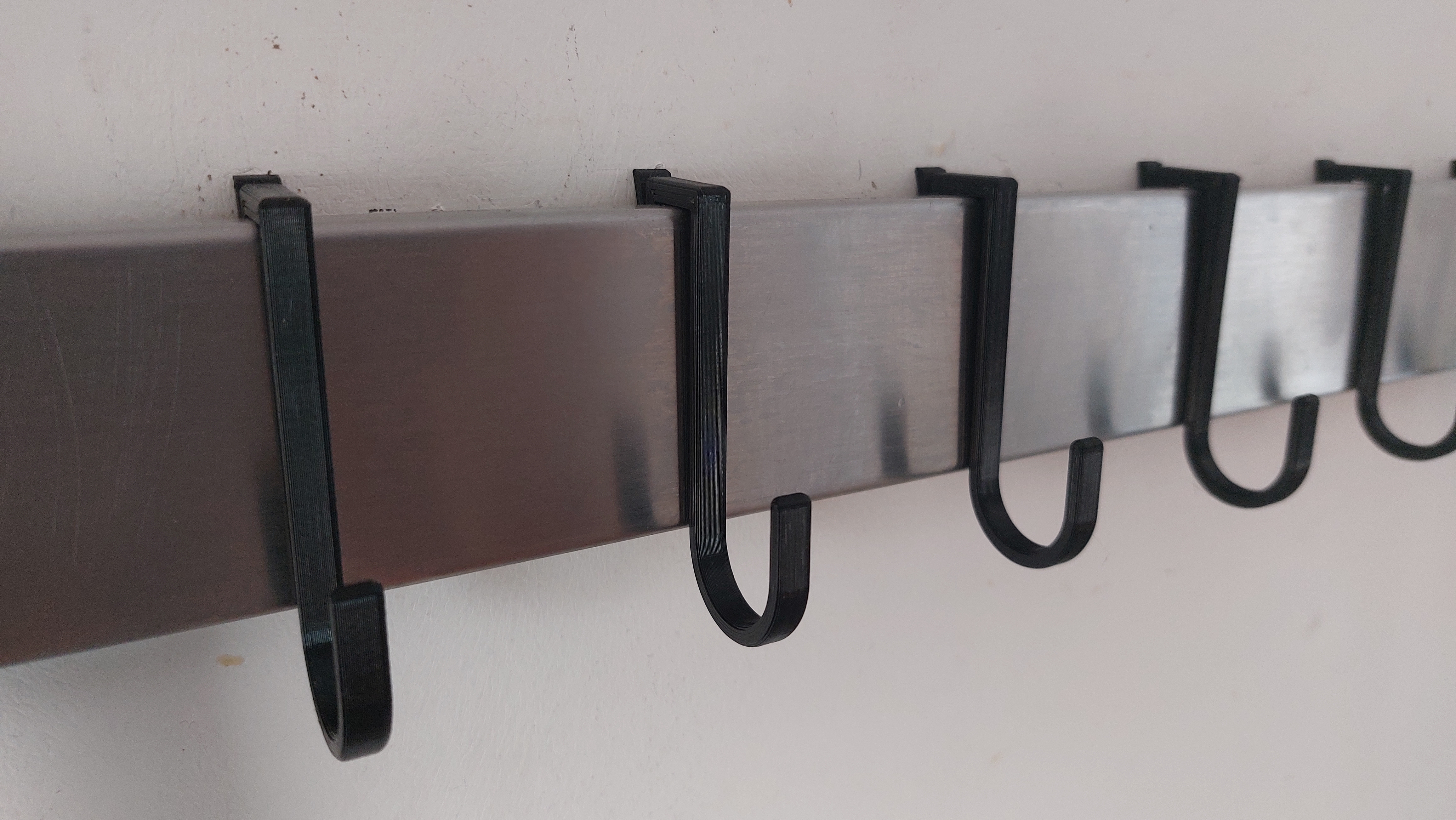 Móc thay thế cho giá để đồ nhà bếp IKEA ( loại này không bị rớt hoài )