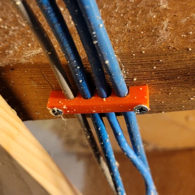 Kẹp giữ dây mạng