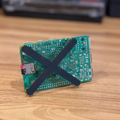 Đế Siêu Đơn Giản Cho Raspberry Pi