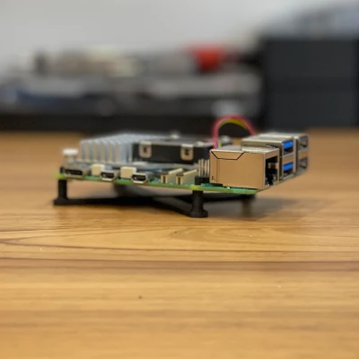 Đế Siêu Đơn Giản Cho Raspberry Pi