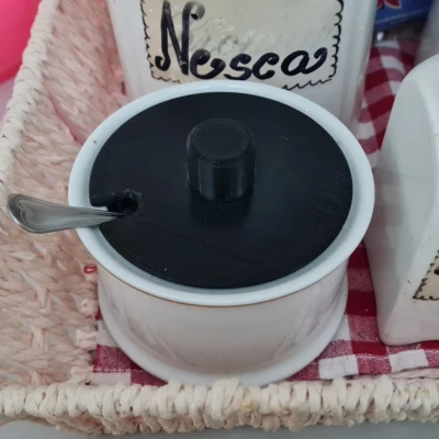 Nắp bình đường có lỗ cắm muỗng