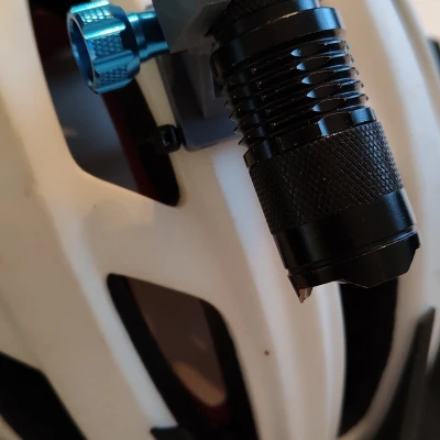 Giá Đỡ Đèn LED Mũ Bảo Hiểm