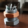 Organizer bút hình đai ốc và ốc vít khổng lồ - Thumbnail 1