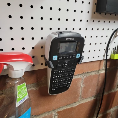 Giá Treo Dymo Labelmanager 160 Lên Pegboard