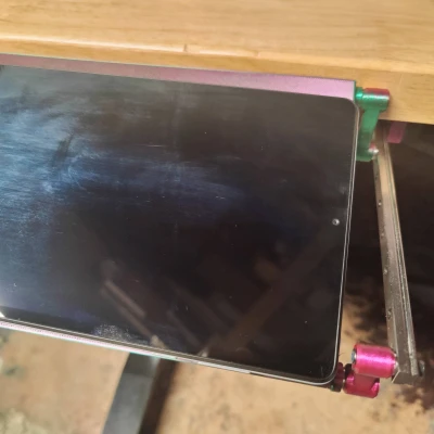 Giá đỡ Tablet Slide - Giữ máy tính bảng an toàn dưới gầm bàn