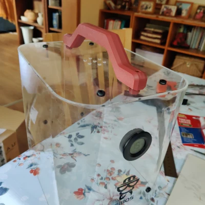 Tay nắm nắp trên Eibos Cyclopes