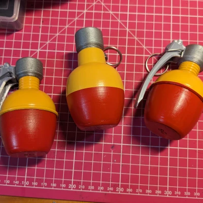 Mô hình trưng bày/tái hiện lựu đạn Pháp OF37 và DF 37