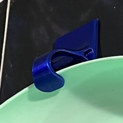 Móc treo bồn tắm em bé gắn tường