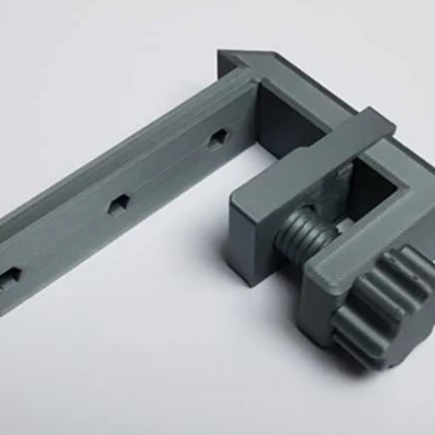 Ngàm kẹp bàn cho kềm mini 3.0 => in 100% thành công