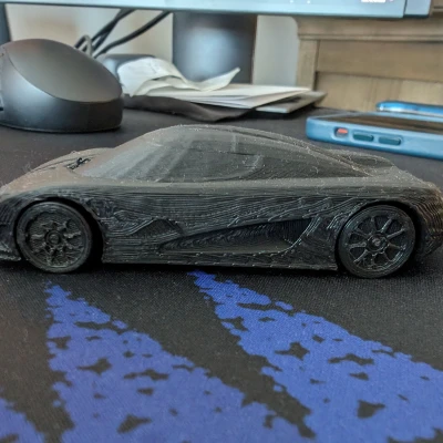 Mô hình Koenigsegg CCX với bánh xe in liền quay được