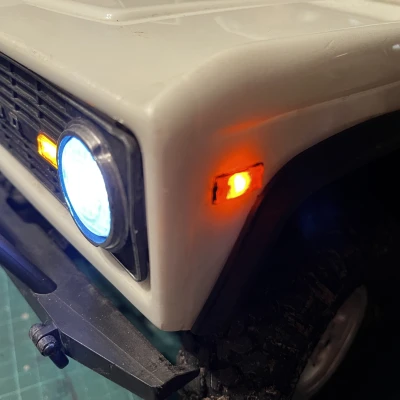 Đèn xi nhan hông xe Axial Early Bronco