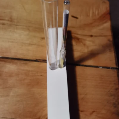 Hộp đựng Ống đo nồng độ cồn và Nhiệt kế