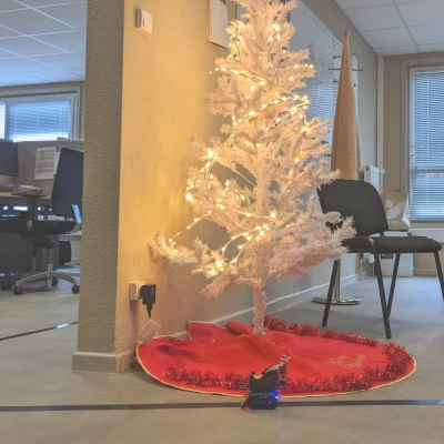 ChocoBot Giáng Sinh - Robot Phát Kẹo