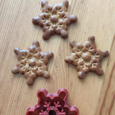 Khuôn cắt bánh gừng hình bông tuyết