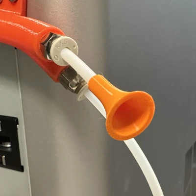 Phễu dẫn hướng nạp dây tóc vào ống PTFE