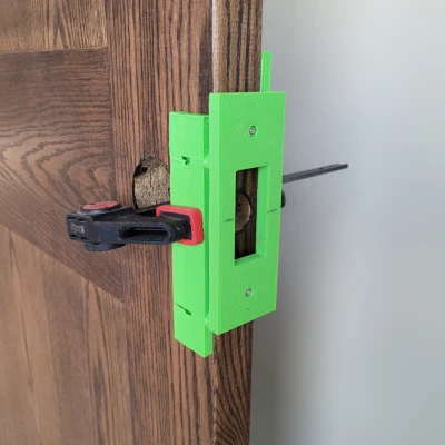 Jig Tự Định Tâm Phay Lỗ Tấm Chốt Cửa