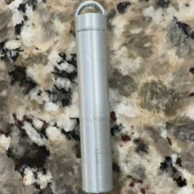 Mặt Dây Chuyền Kỷ Niệm, Hầm Đựng Tiền/Geo Cache