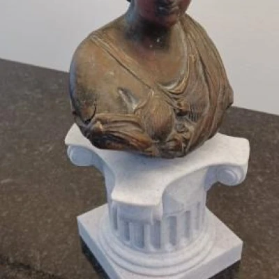 Chân Đế Kiểu La Mã