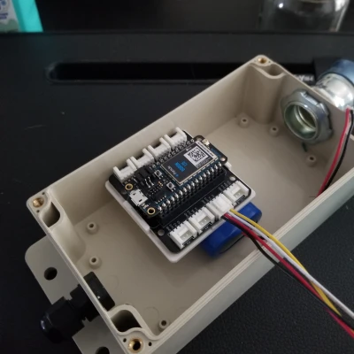 Đế gắn Grove Shield FeatherWing cho Particle có pin LiPo