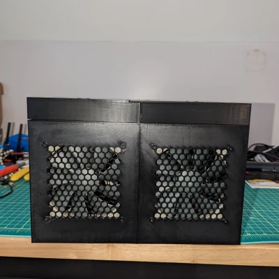 Thùng Chứa 16 Ổ Cứng (JBOD/HBA)