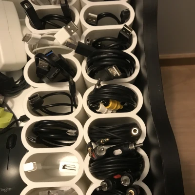 GIÁ ĐỠ CÁP TỔ CHỨC IKEA ALEX