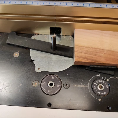 Dụng Cụ Định Tâm Mũi Router Bàn