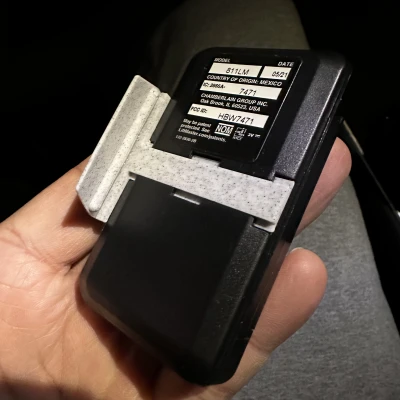 Pat Gắn Remote Cửa Cuốn Cho Tesla Model Y