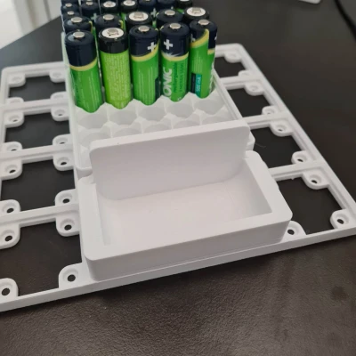 Hộp Đựng Sạc Pin Gridfinity