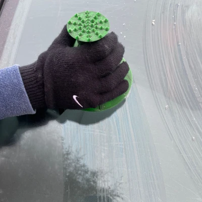 Dụng Cụ Cạo Băng Trên Kính Chắn Gió Xe Hơi