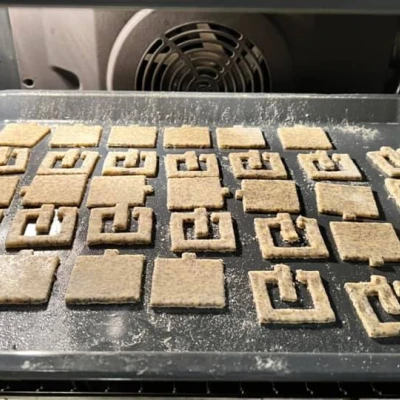 Khuôn Cắt Bánh Quy Logo The.Switch