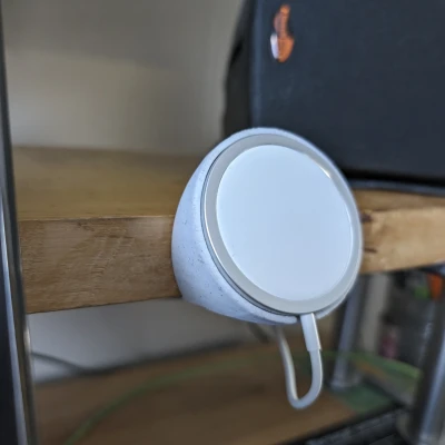 Giá đỡ sạc Apple MagSafe