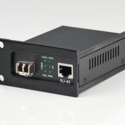 Giá đỡ cho Bộ chuyển đổi Media Ethernet/SFP trong Rack 19" hoặc 10"