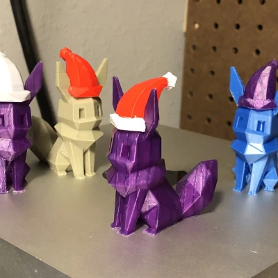 Nón Giáng Sinh cho Eevee low poly của FLOWALISTIK