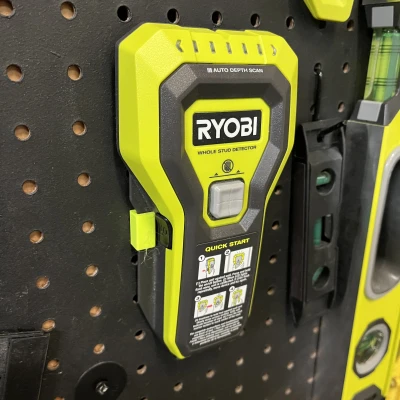 Giá Treo Máy Dò Đinh Tán RYOBI ESF5002 Lên Tấm Lỗ Pegboard