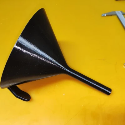 Phễu có đế giữ