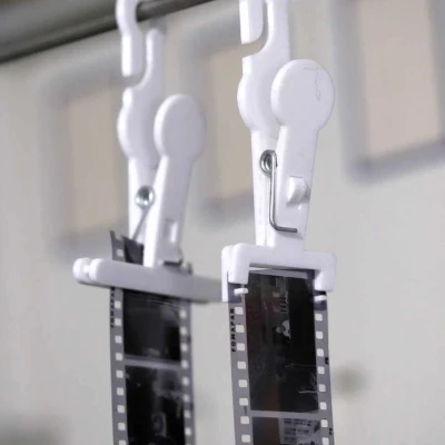 Bộ kẹp phim phiên bản 2 kèm giá treo và gạt phim