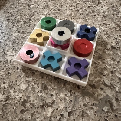 Chân đế Ô ăn quan cho Hanukiah