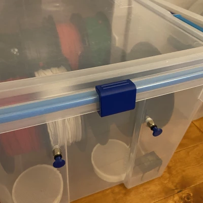 Kẹp Hộp Chống Ẩm Sterilite