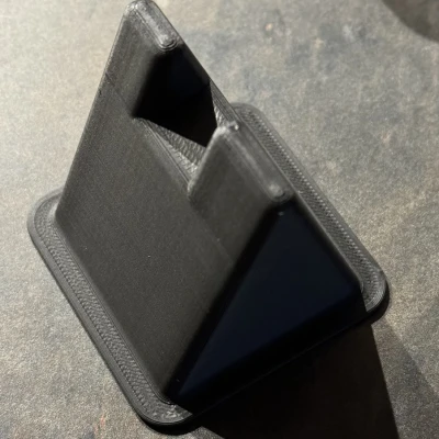 Chân Đỡ Kính Mắt Hình Kim Tự Tháp