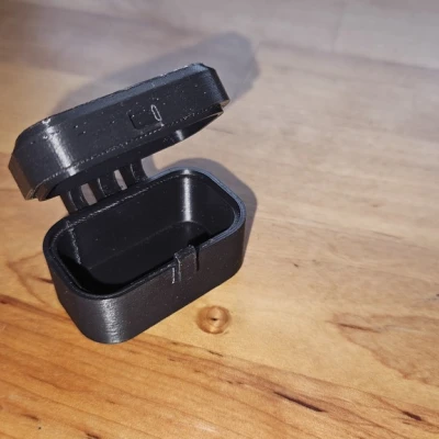 Hộp Nhỏ Cứng Cáp Với Bản Lề Siêu Bền