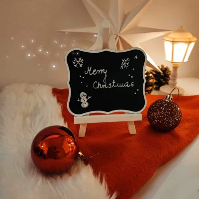 Giá Vẽ Có Bảng Đen Để Ghi Lời Chúc