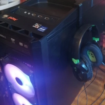 Kẹp Tai Nghe Đơn Giản Cho Case Antec 900