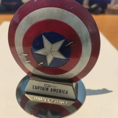 Khiên Captain America