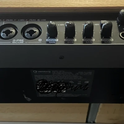 Đế Gắn Bàn Cho Steinberg UR