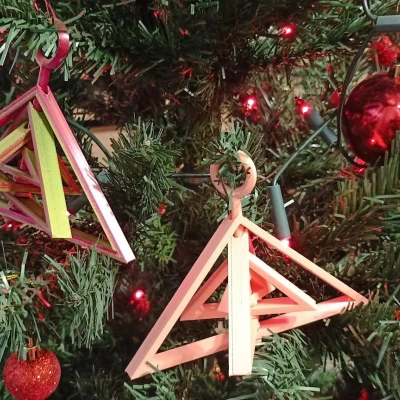 Bình trang trí Giáng Sinh tam giác co giãn