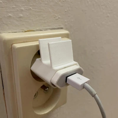 Koudelinek Iphone cestovní držák na nabíječku | Iphone travel wall holder for charger DEMO