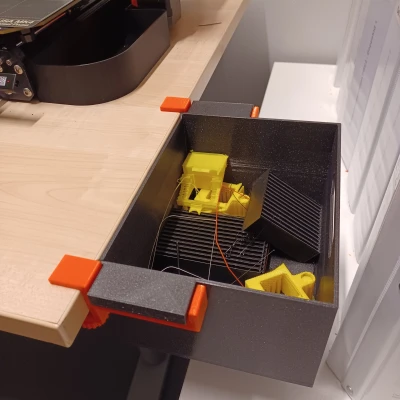 Hộp rác gắn bàn bự hơn